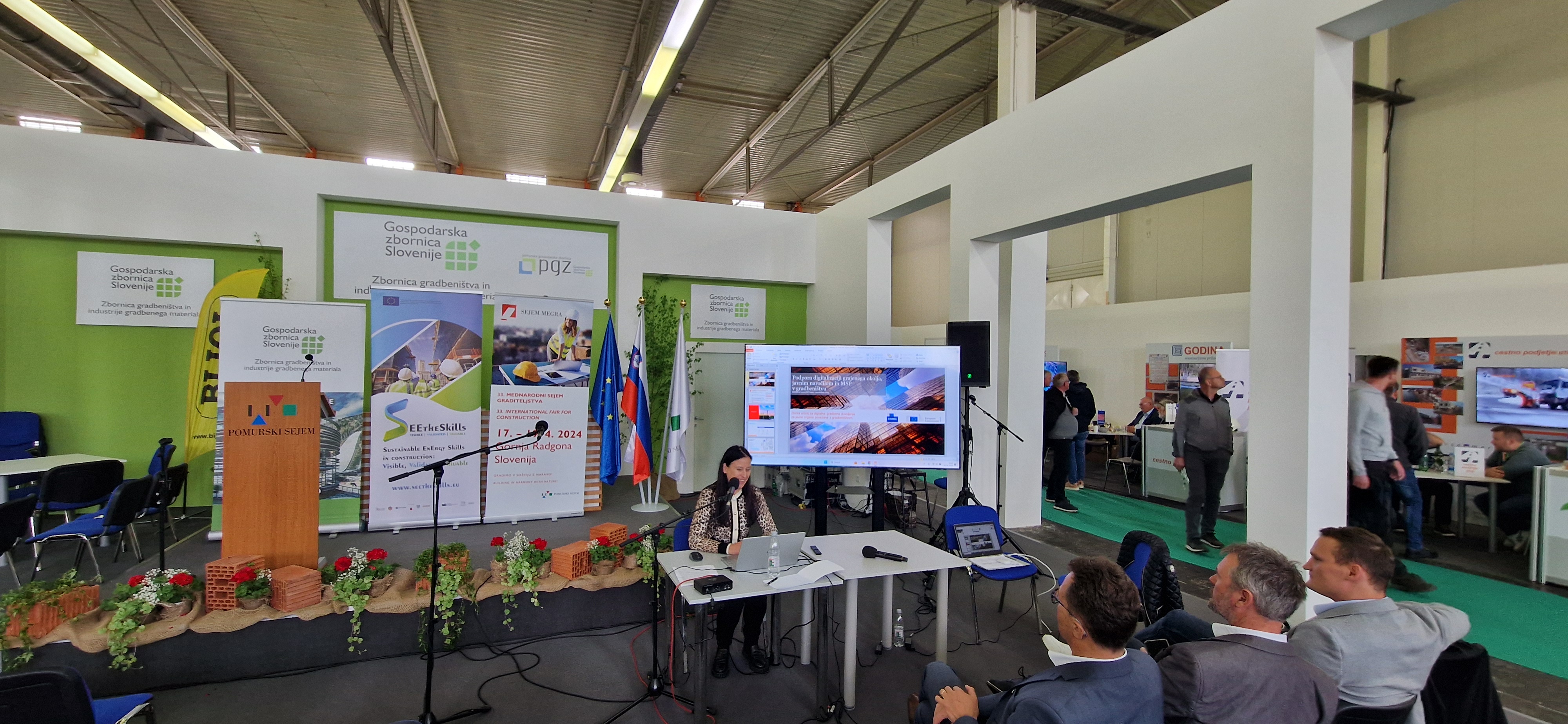 Digitalizacija javne uprave na področju graditve-POSNETEK in GRADIVO