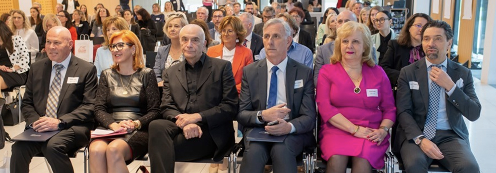 Kje so kadri? V tujini