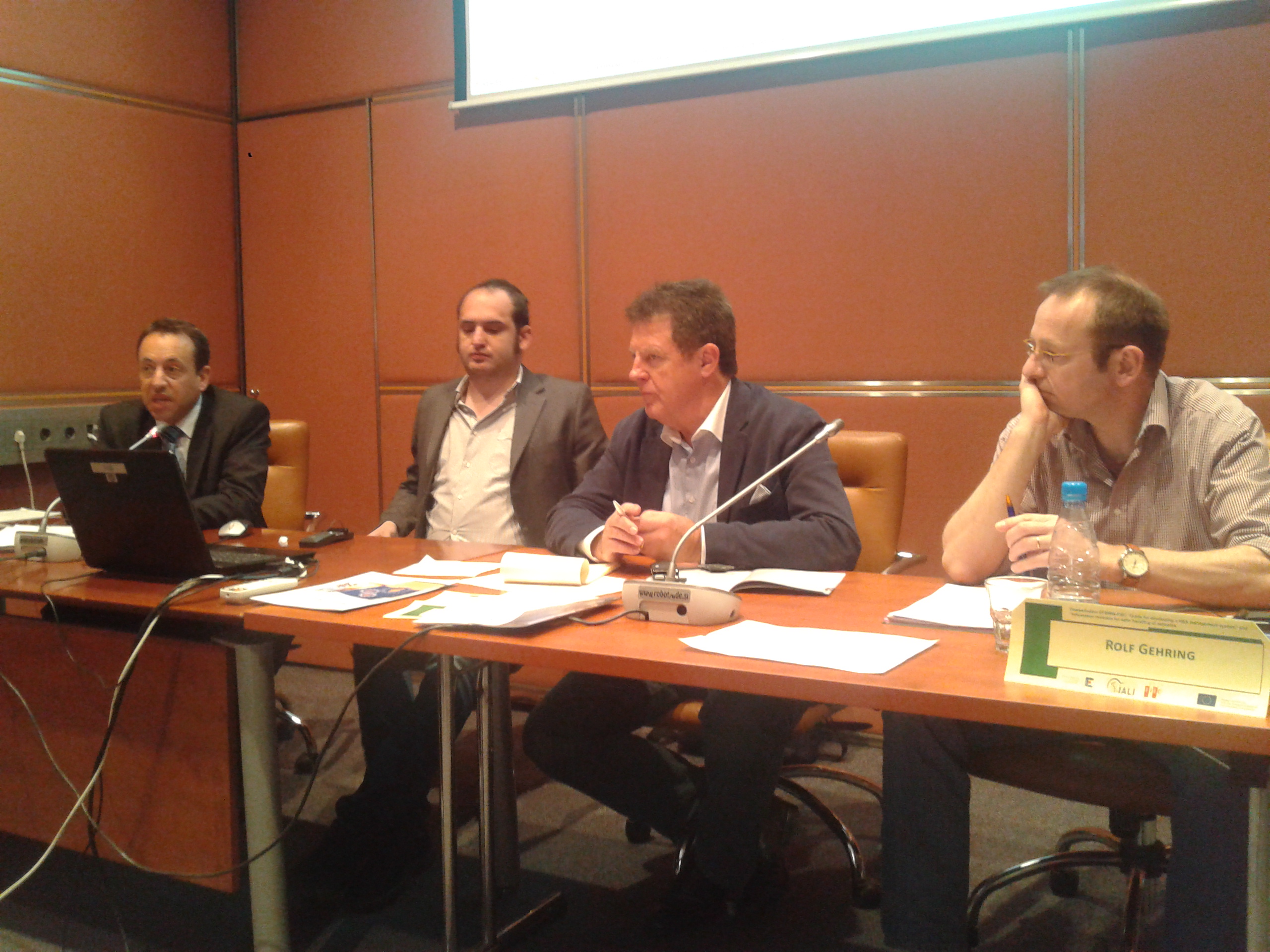 Poročilo z dogodka in priporočila za delo vnaprej: Vodnik za razvoj sistema upravljanja varnosti in zdravja ter Informacijski modul za varno ravnanje z azbestom